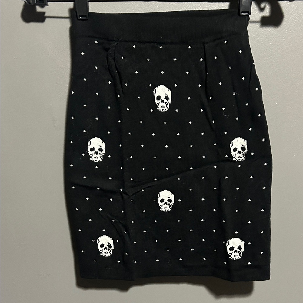 Dex XS Black Skull Patterned knit Women's Skirt